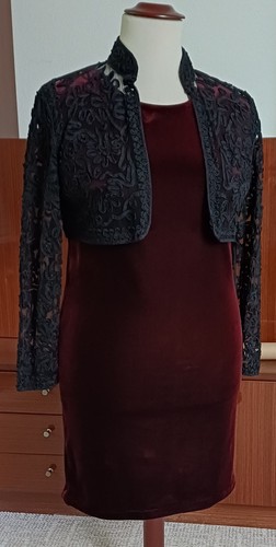 Rotes samtkleid plus - plus, jäckchen